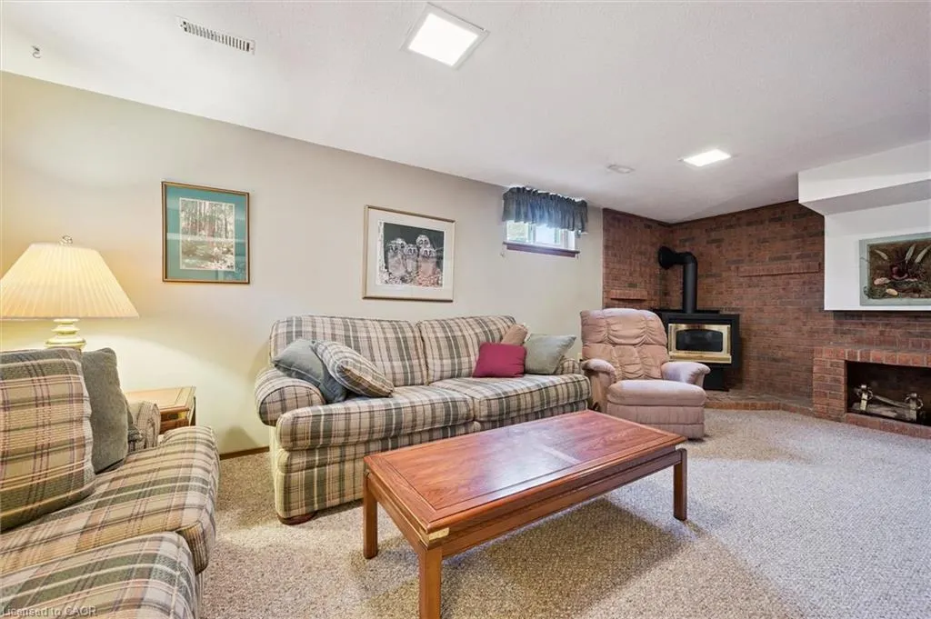 61 Sandsprings Crescent