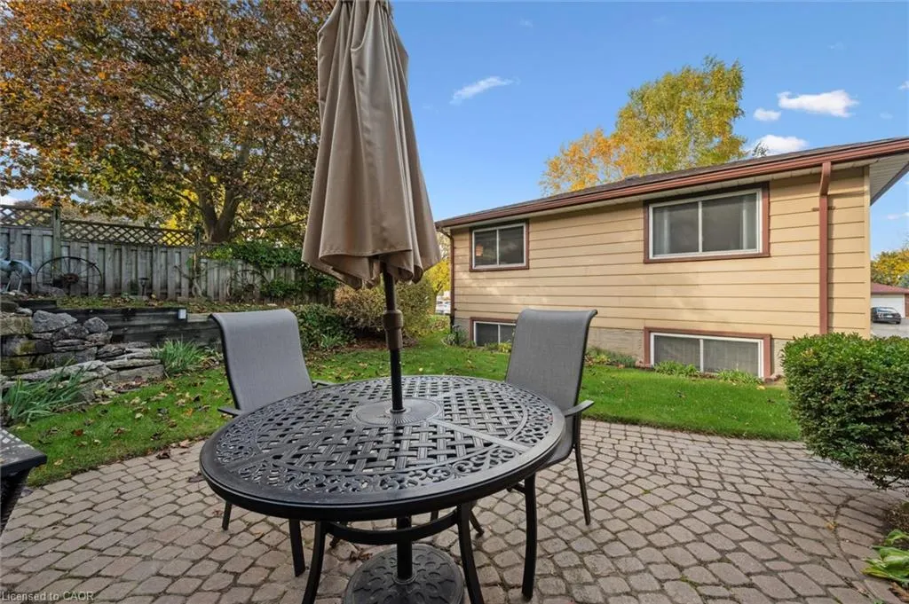 61 Sandsprings Crescent