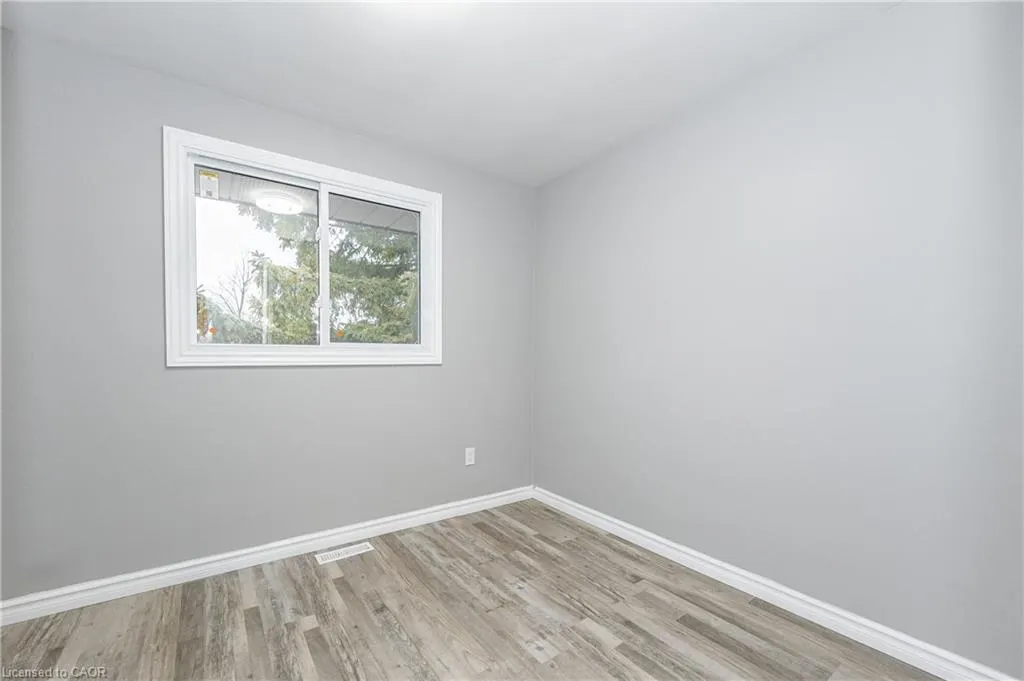 111 Chalmers Street S