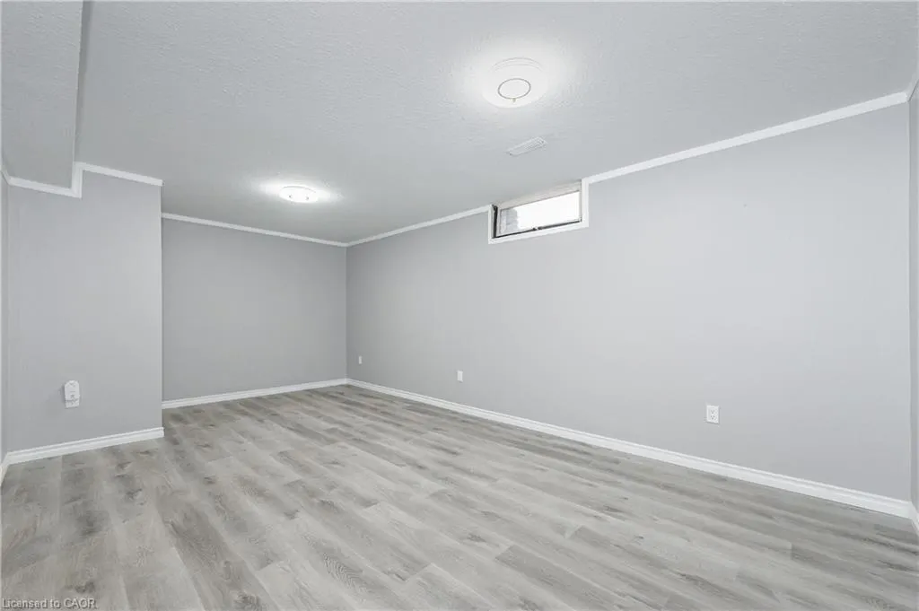 111 Chalmers Street S