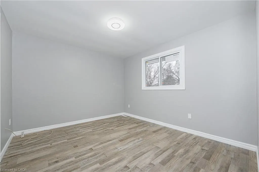 111 Chalmers Street S