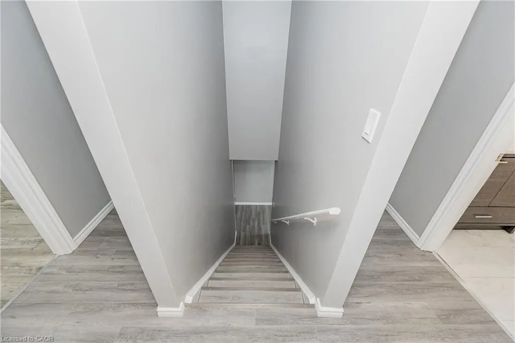 111 Chalmers Street S