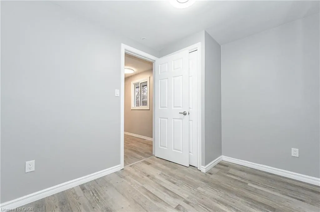 111 Chalmers Street S