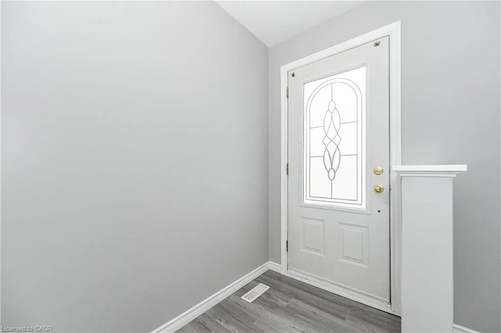 111 Chalmers Street S