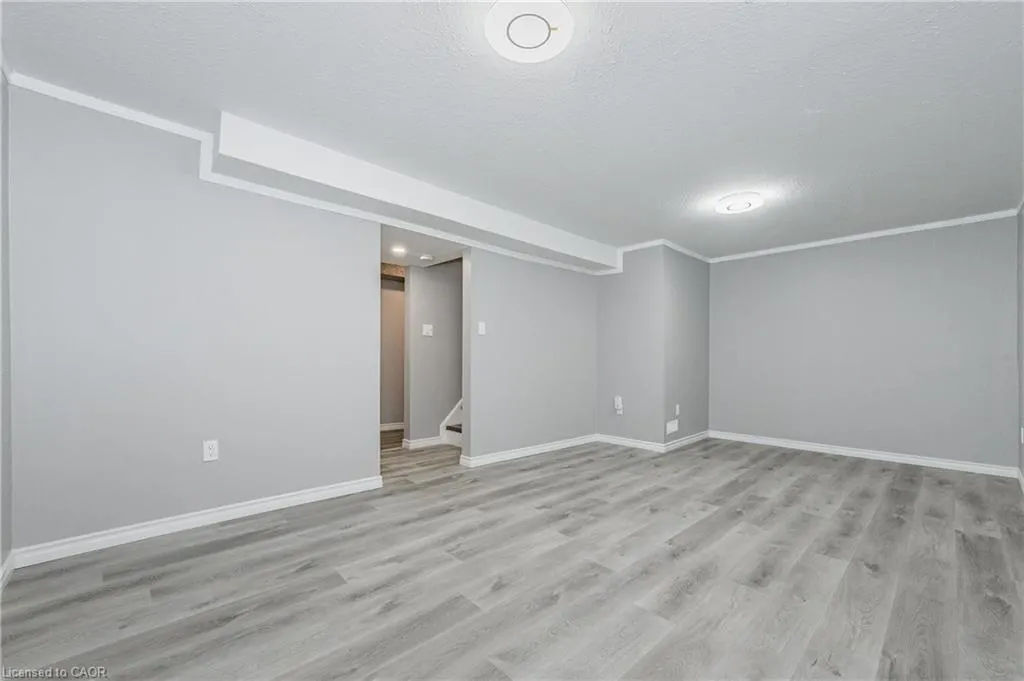 111 Chalmers Street S