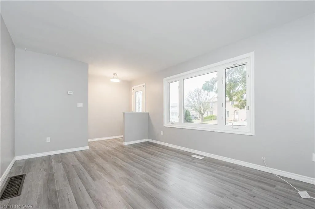 111 Chalmers Street S