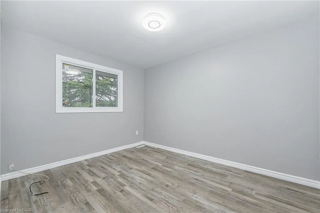 111 Chalmers Street S