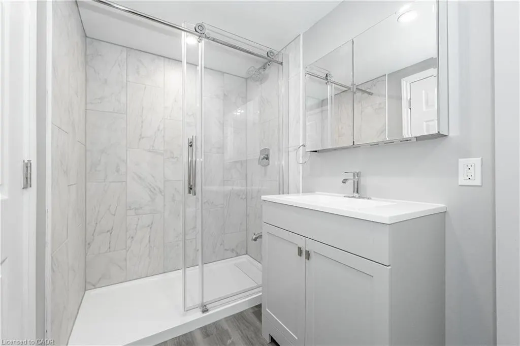 111 Chalmers Street S