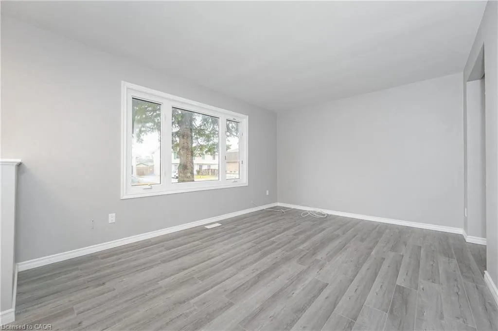 111 Chalmers Street S