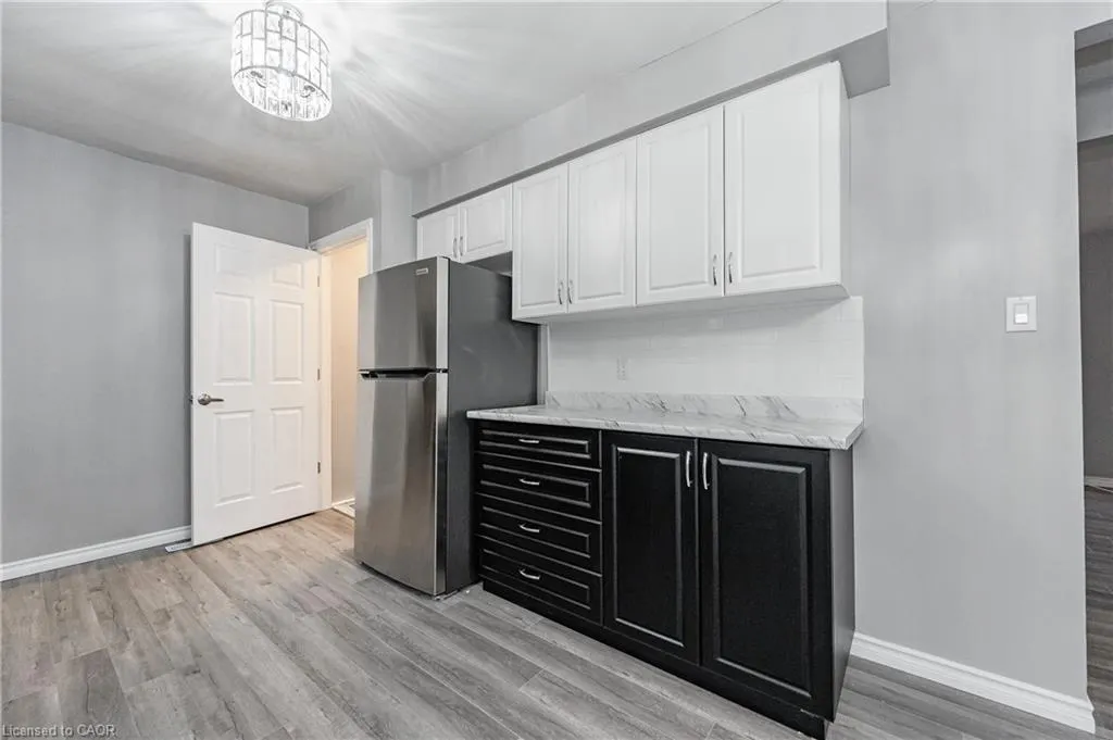 111 Chalmers Street S