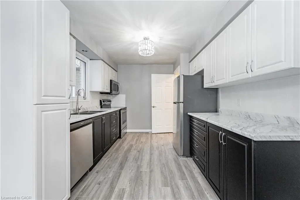 111 Chalmers Street S