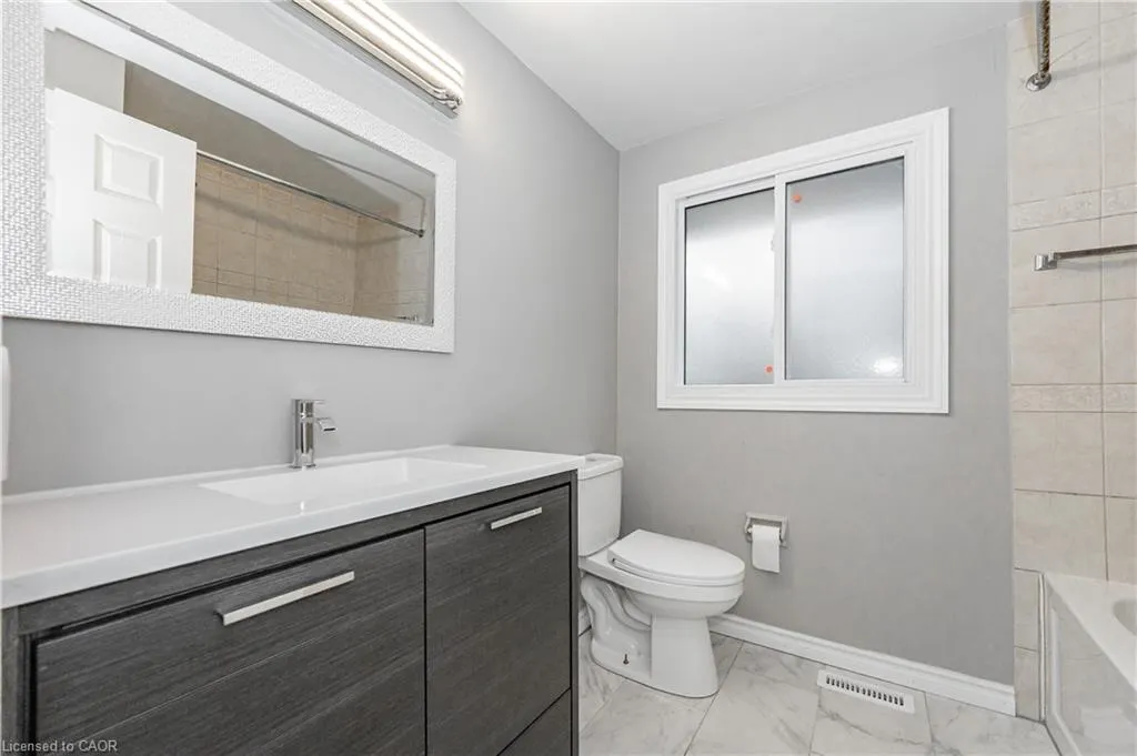 111 Chalmers Street S