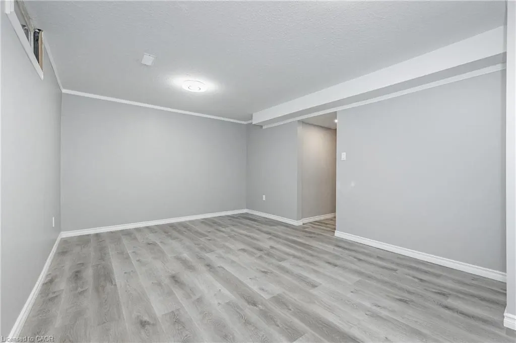 111 Chalmers Street S