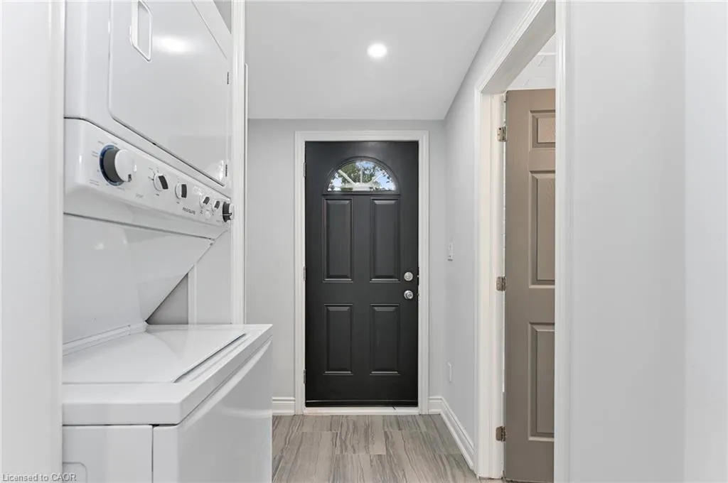 54 Craigmiller Avenue, #UPPER