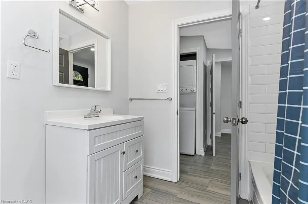 54 Craigmiller Avenue, #UPPER