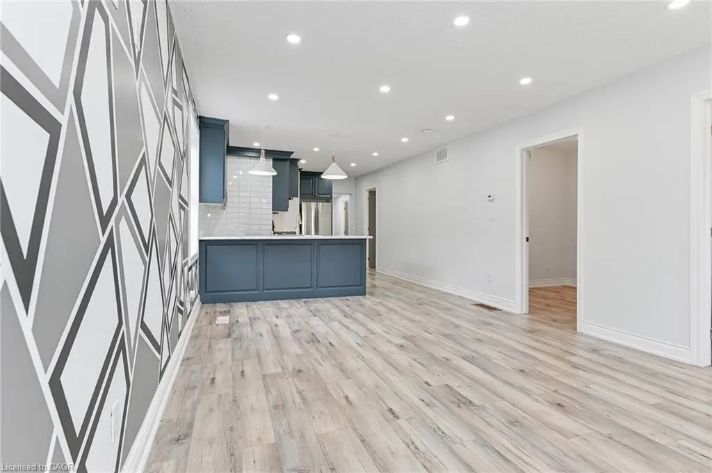 54 Craigmiller Avenue, #UPPER