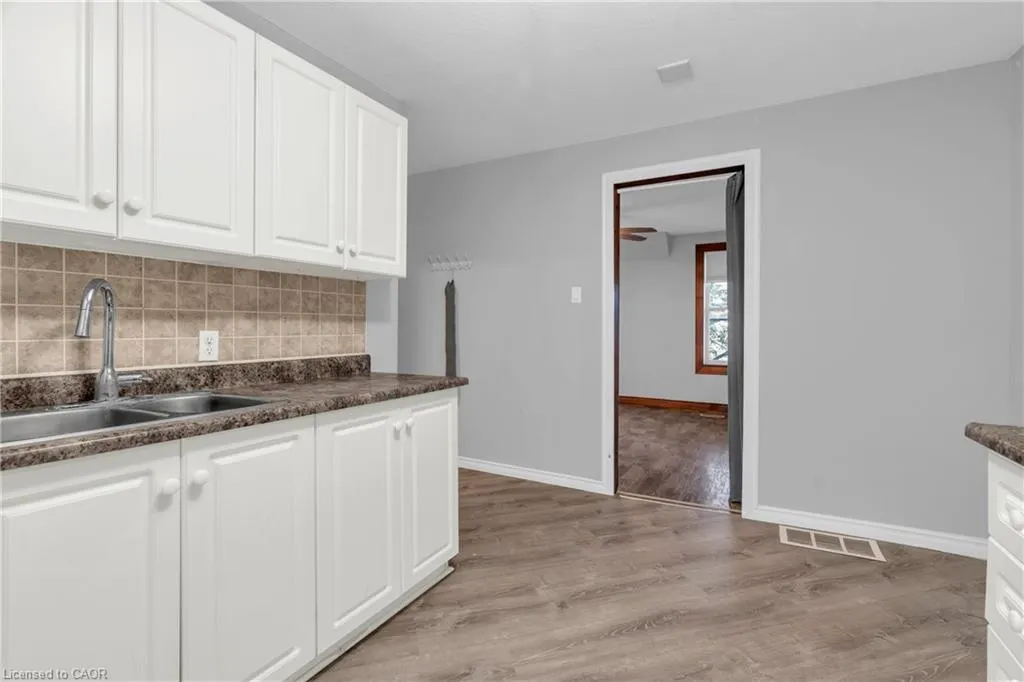 63 Highland Road W
