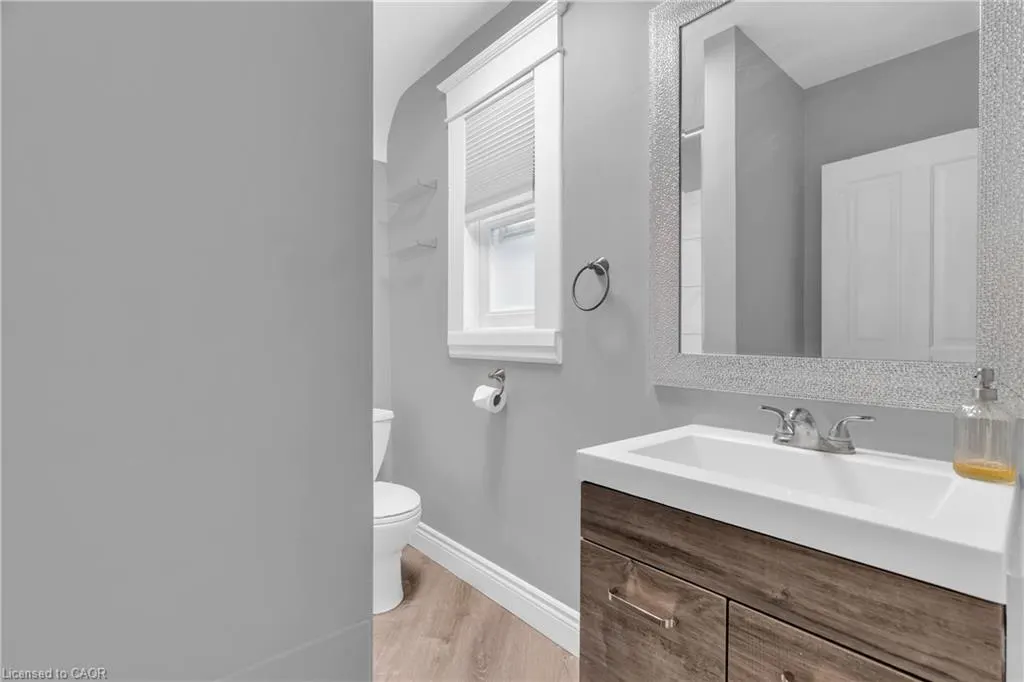 63 Highland Road W
