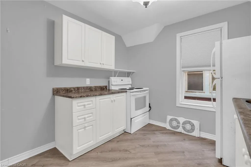 63 Highland Road W