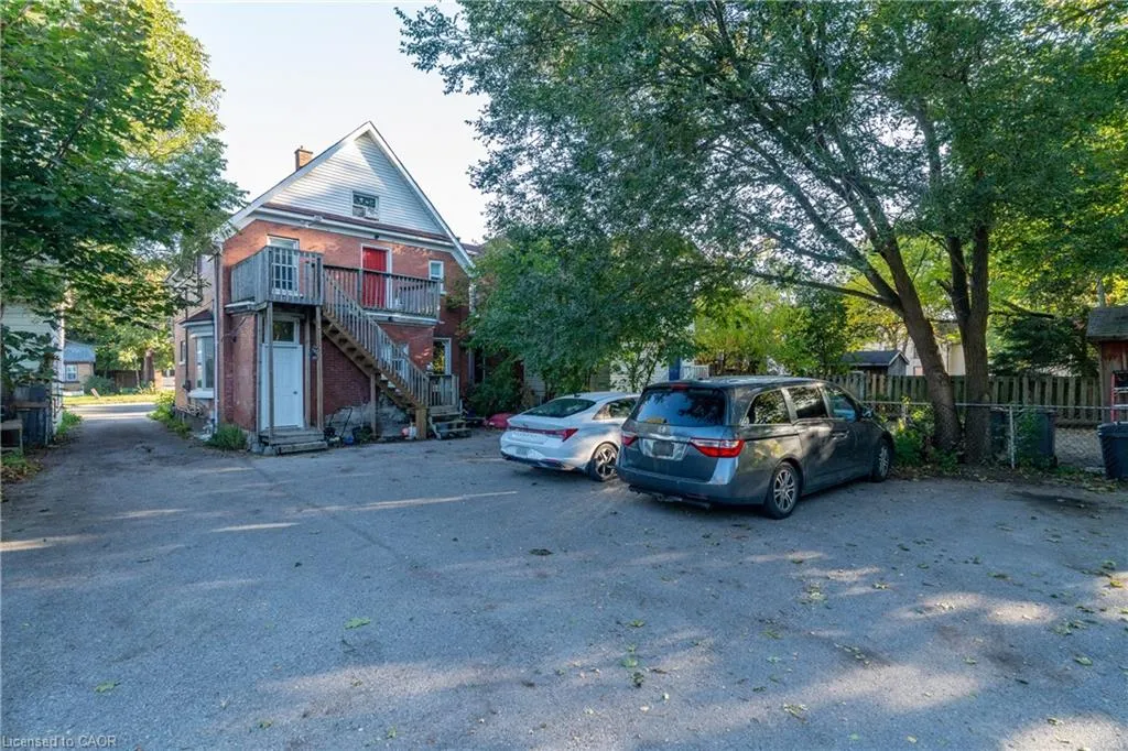 63 Highland Road W