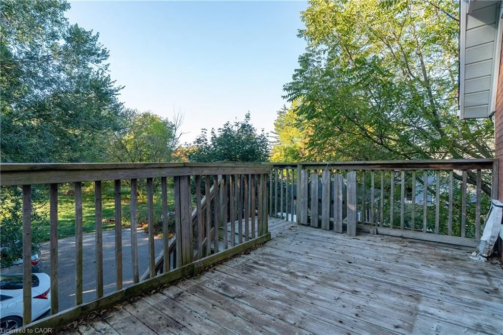 63 Highland Road W