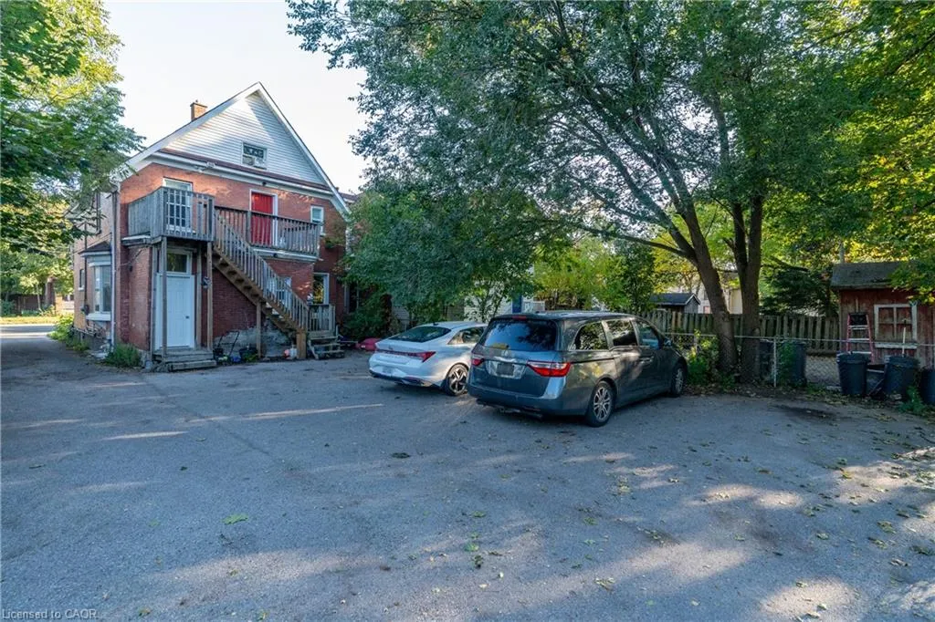 63 Highland Road W