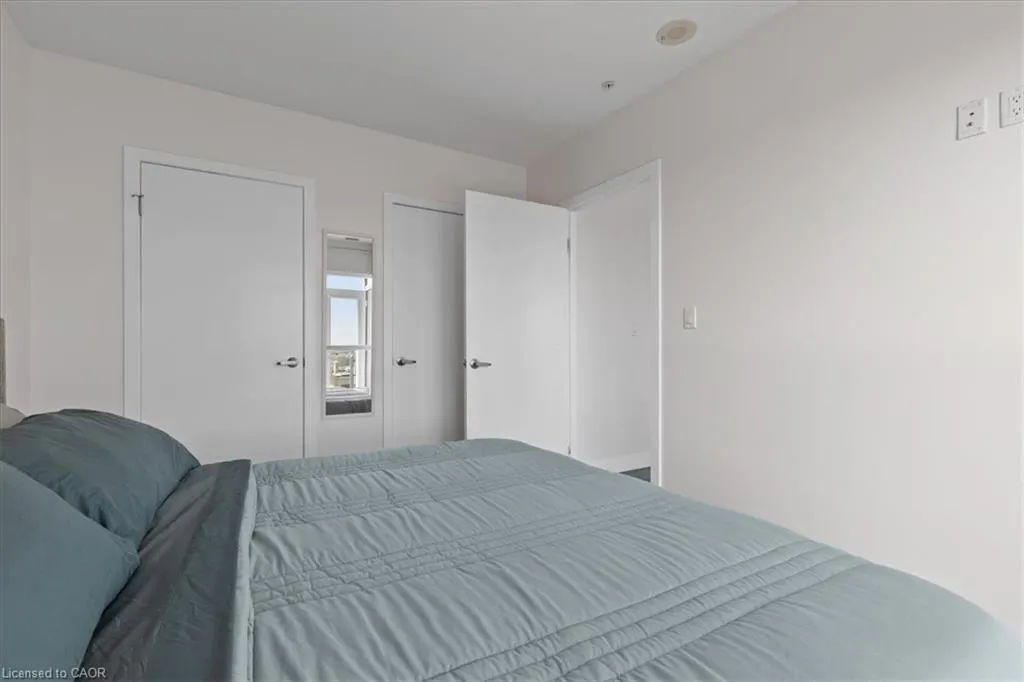 1 Victoria Street S, #1113