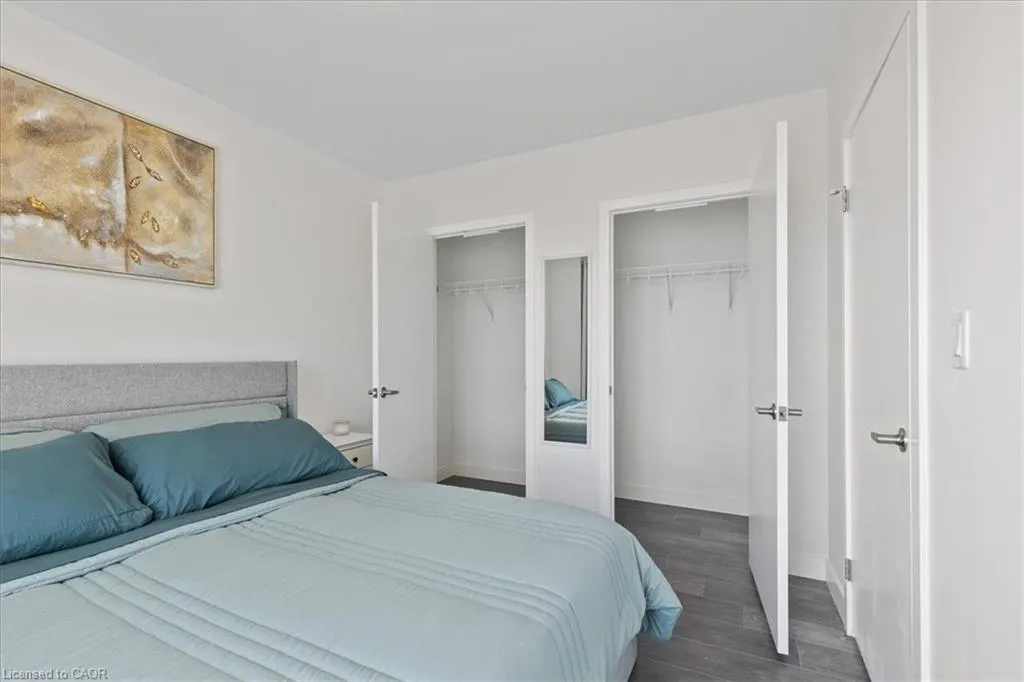 1 Victoria Street S, #1113