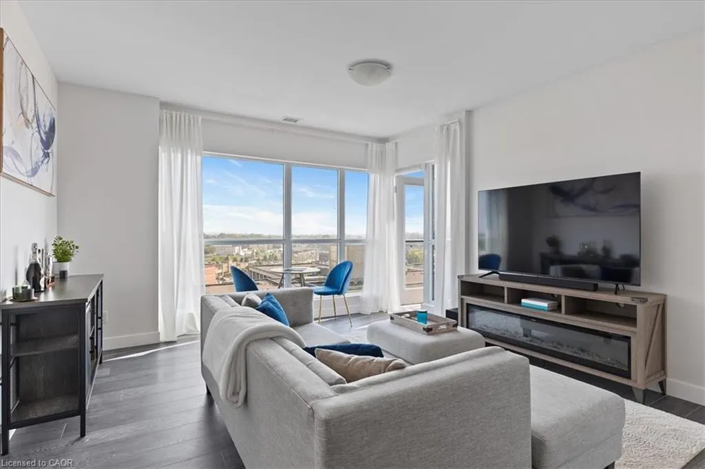 1 Victoria Street S, #1113