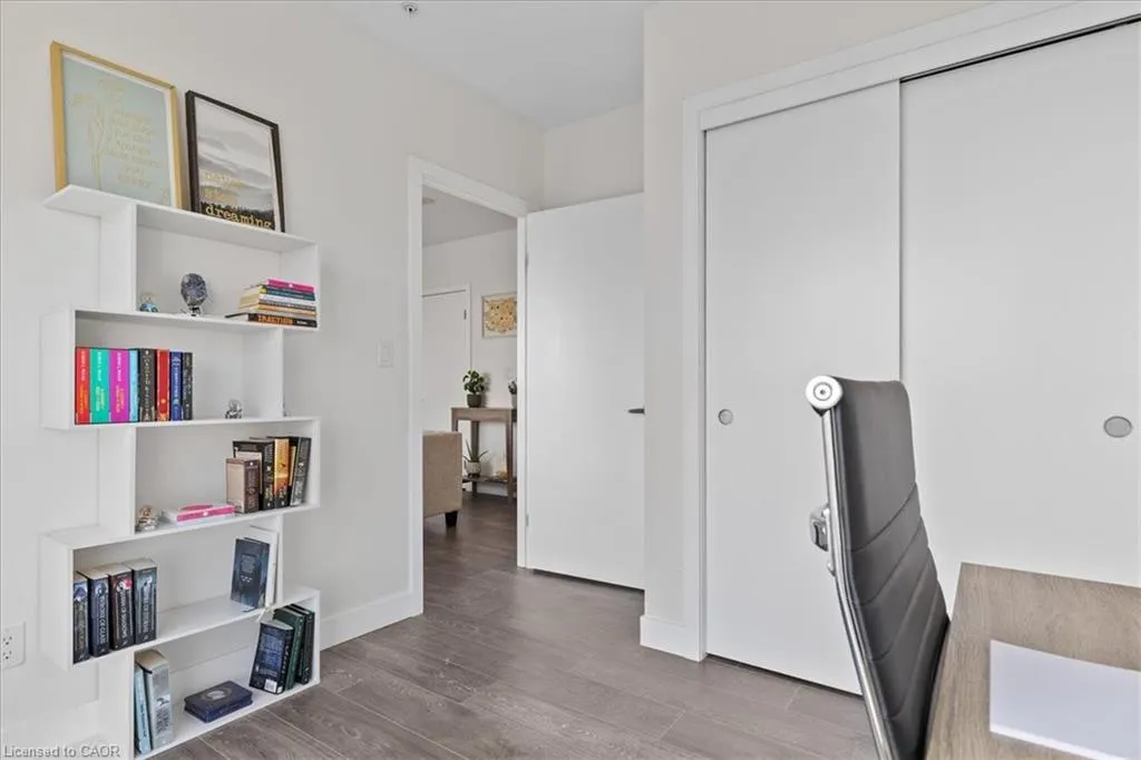 1 Victoria Street S, #1113