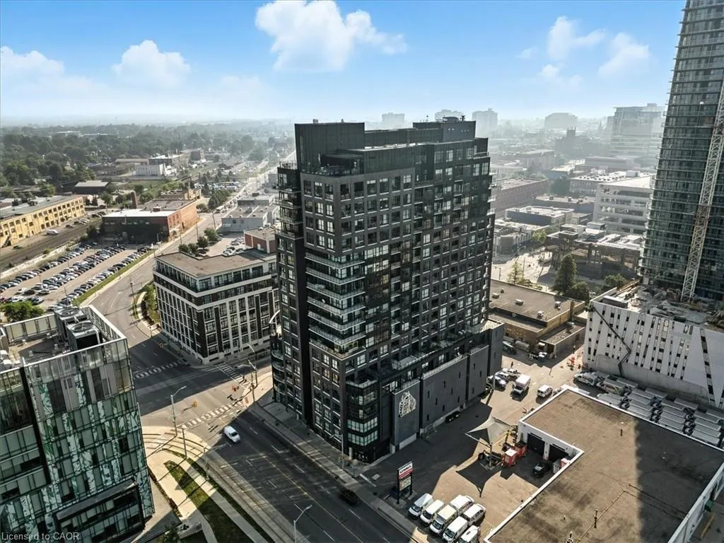 1 Victoria Street S, #1113