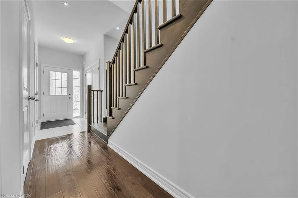 9 Starling Drive