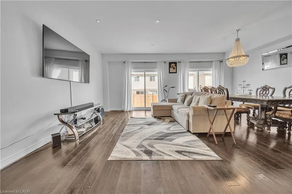9 Starling Drive