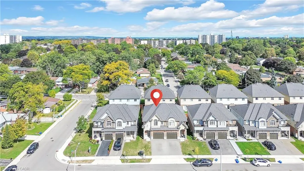 9 Starling Drive