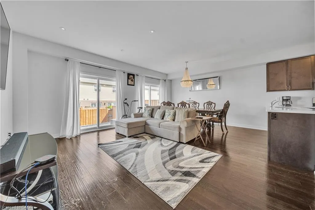 9 Starling Drive