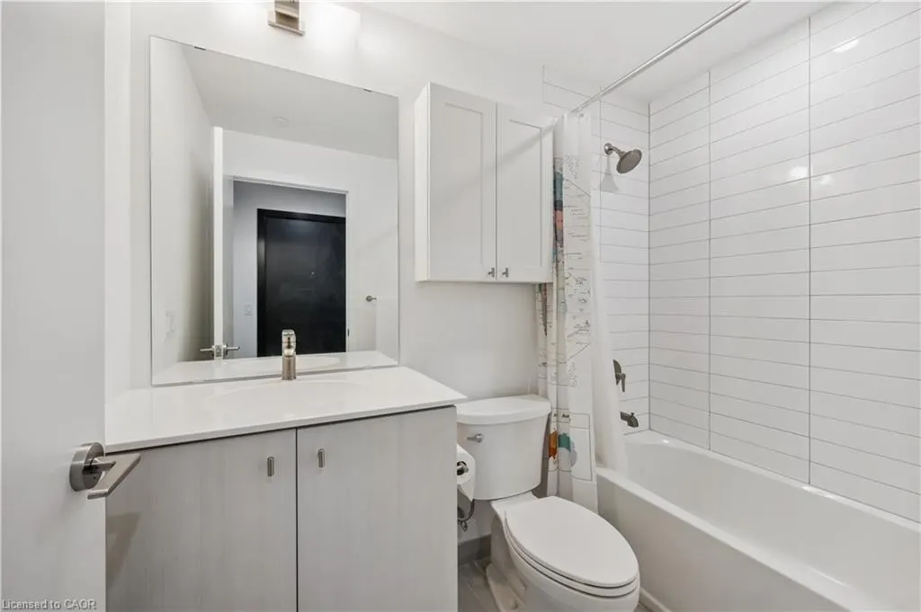 15 Wellington Street S, #909
