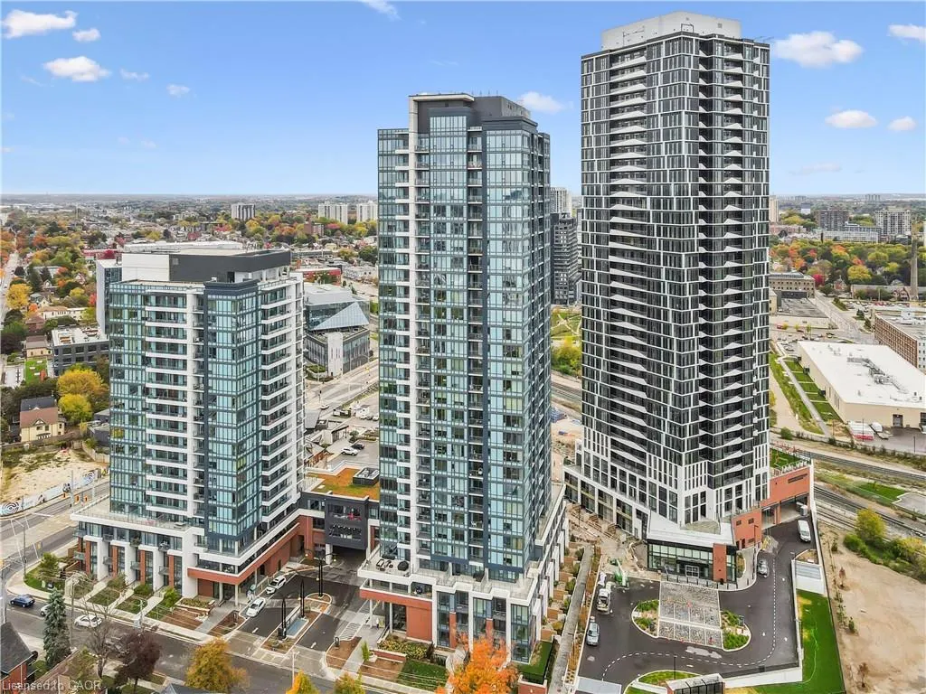 15 Wellington Street S, #909
