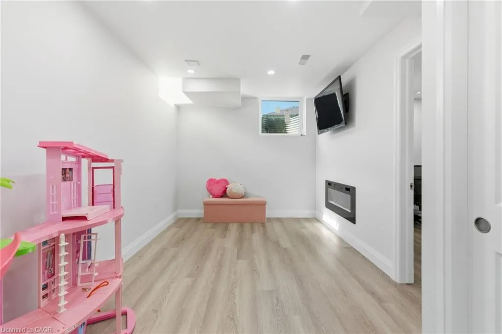 18 Mia Drive
