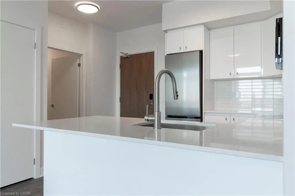 25 Wellington Street S, #1511