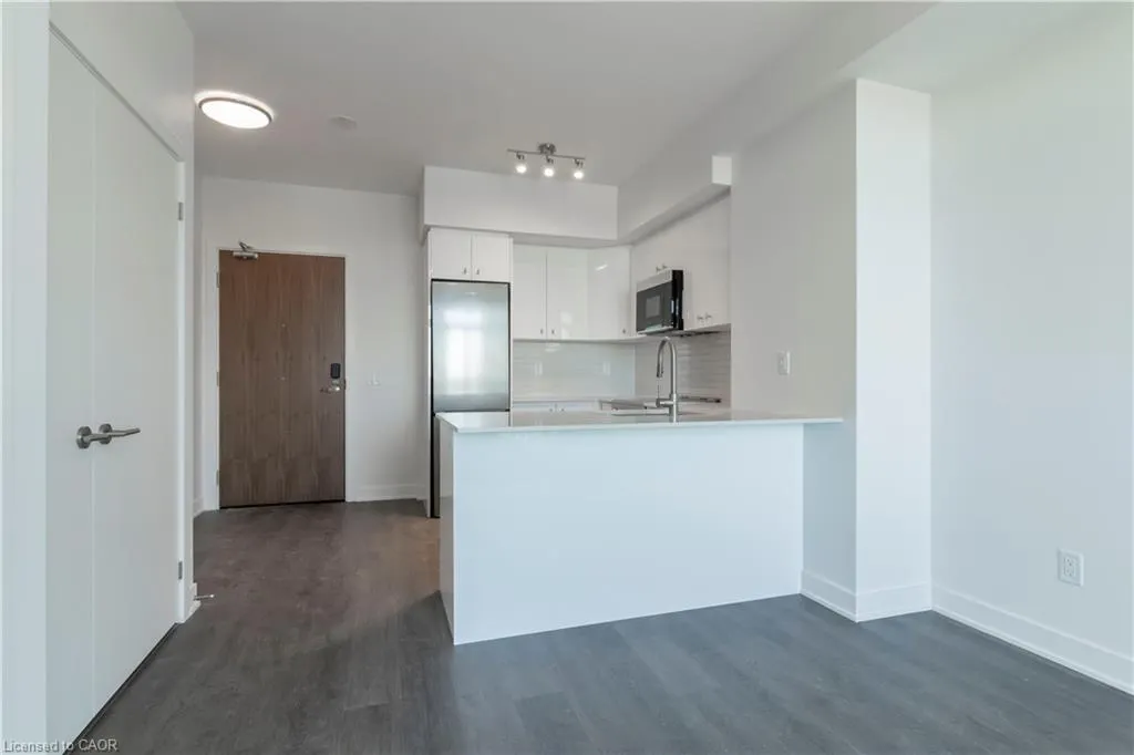 25 Wellington Street S, #1511