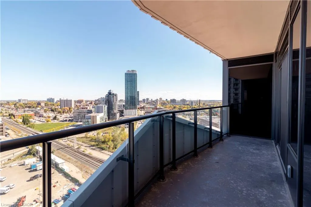 25 Wellington Street S, #1511