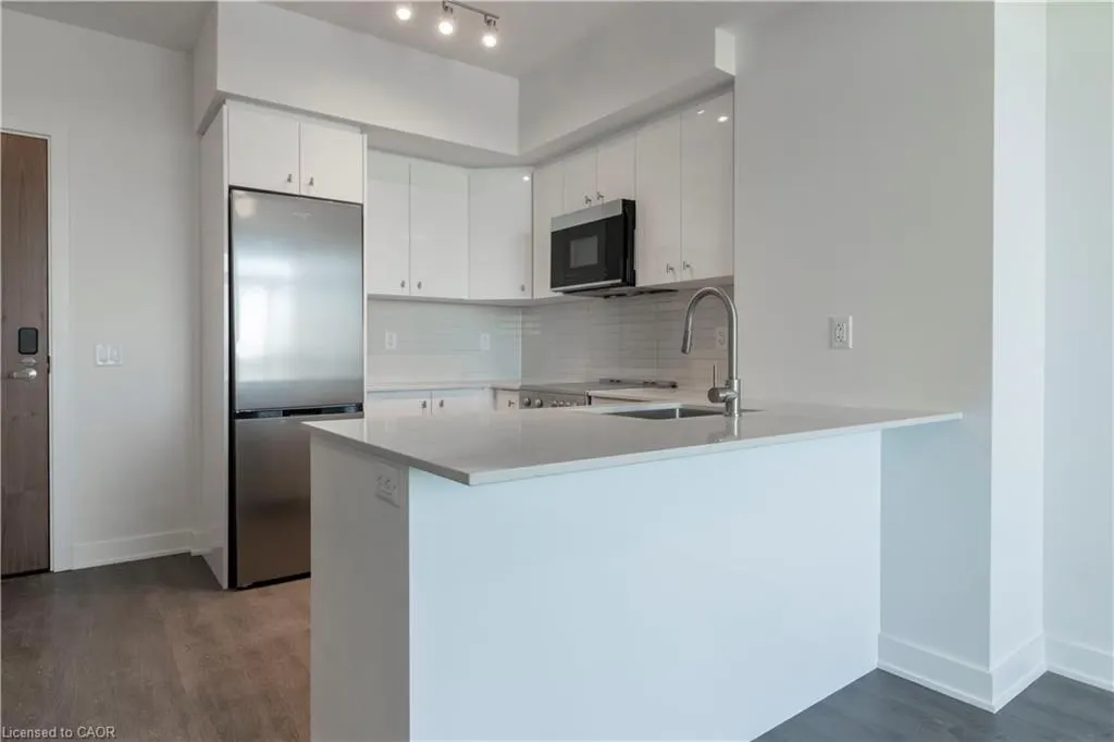 25 Wellington Street S, #1511