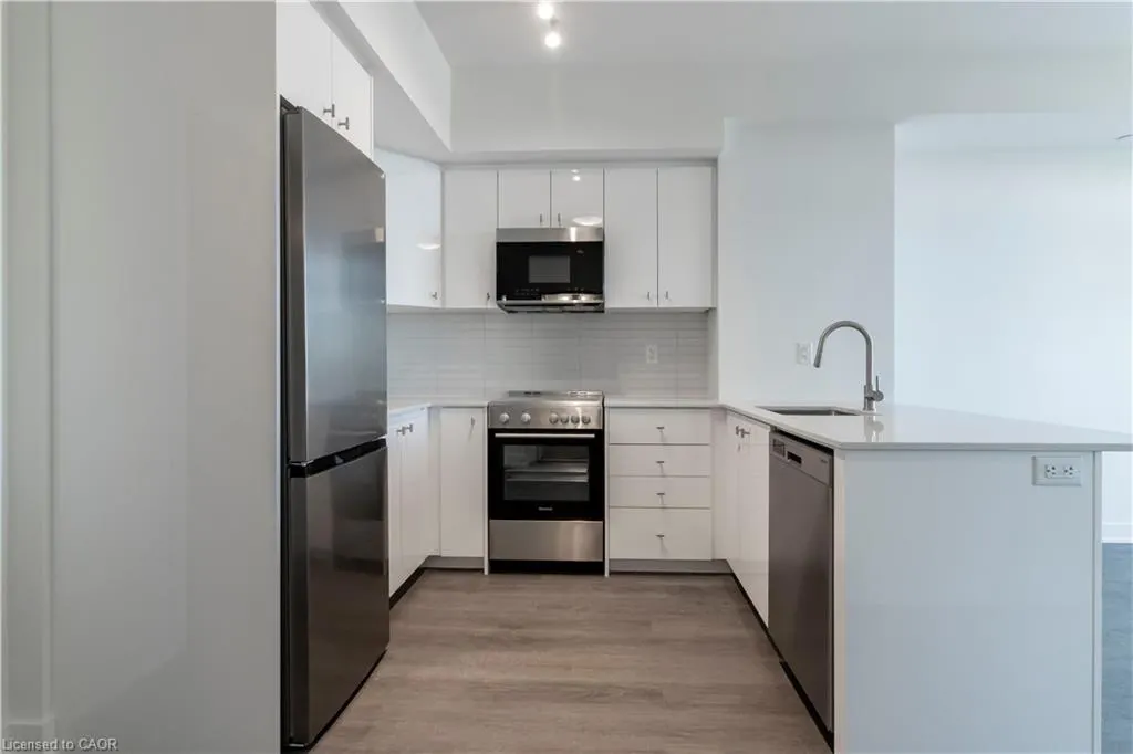 25 Wellington Street S, #1511