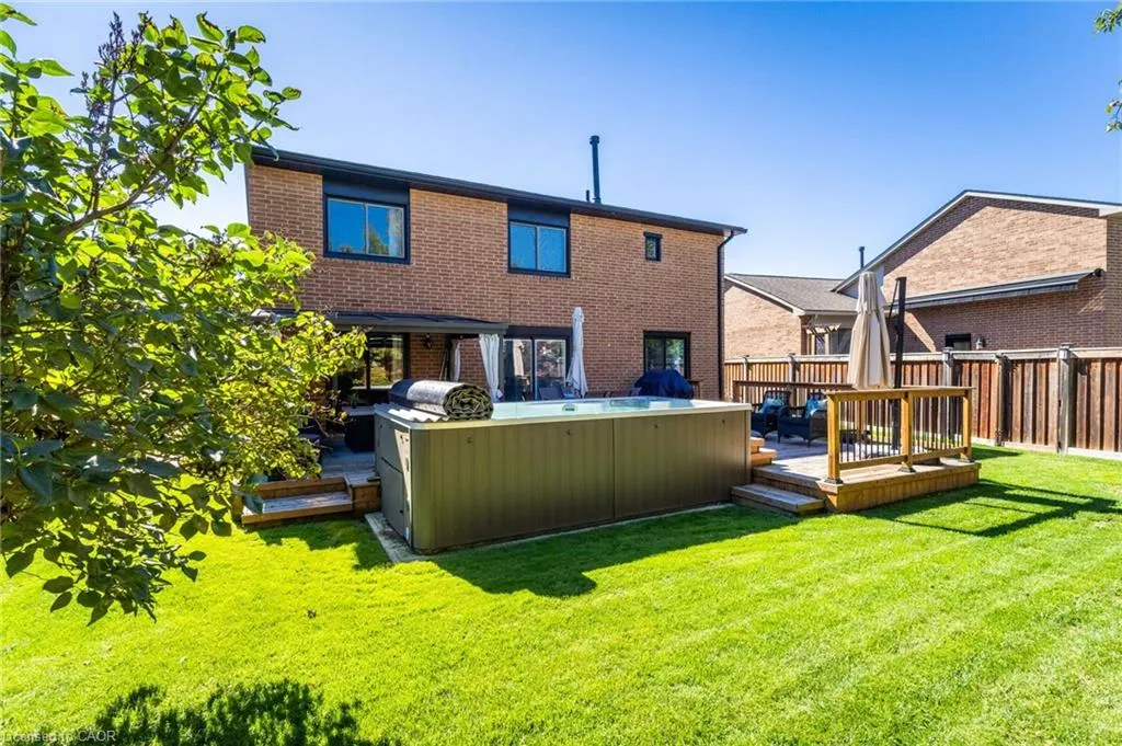 487 White Drive