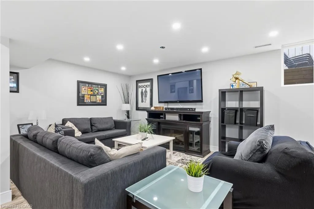 487 White Drive