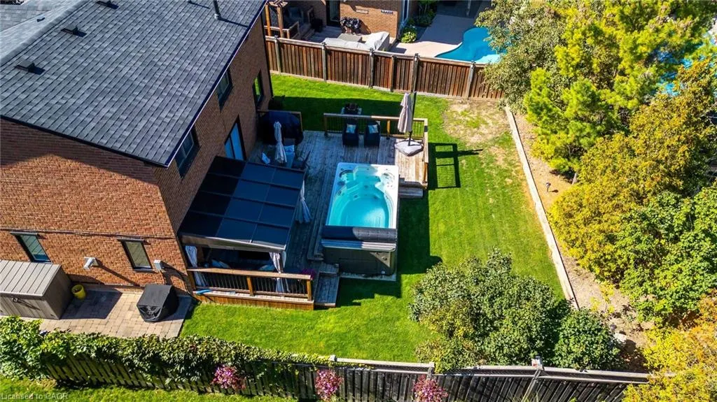 487 White Drive
