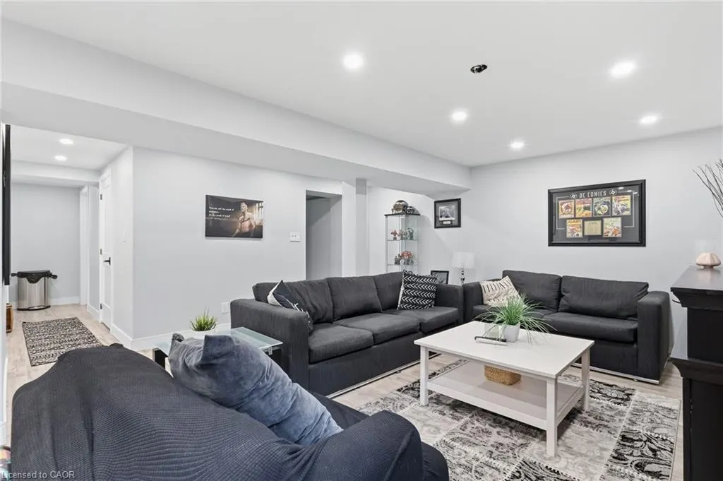 487 White Drive