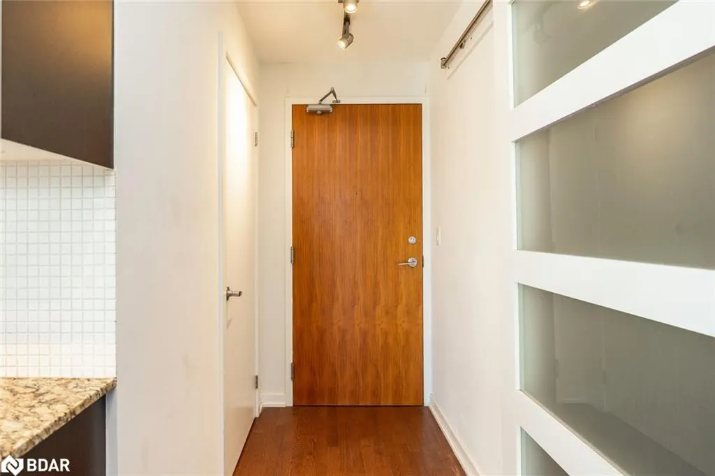 33 Lombard Street, #3302