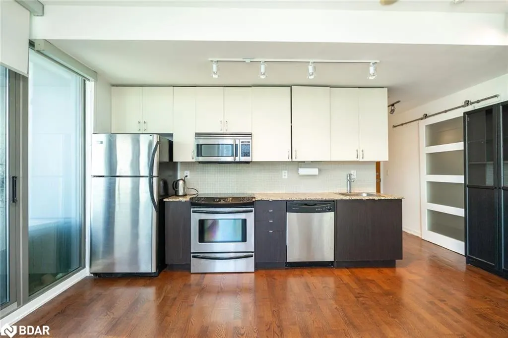33 Lombard Street, #3302
