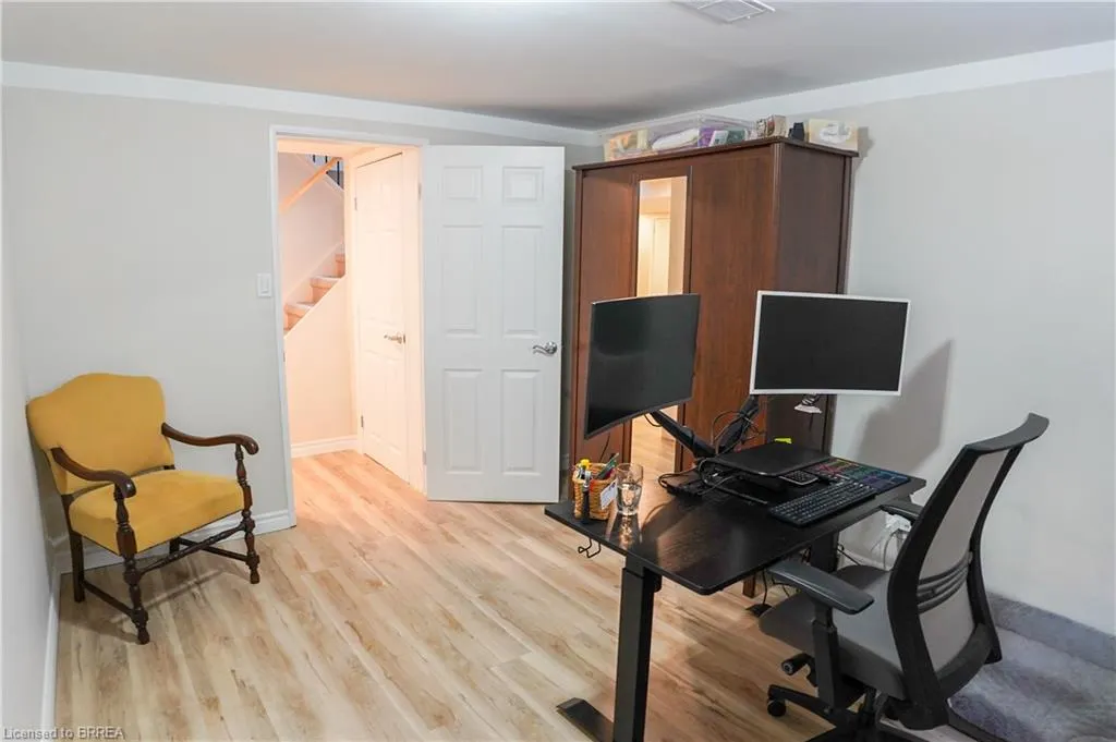 8 Burton Ave Avenue